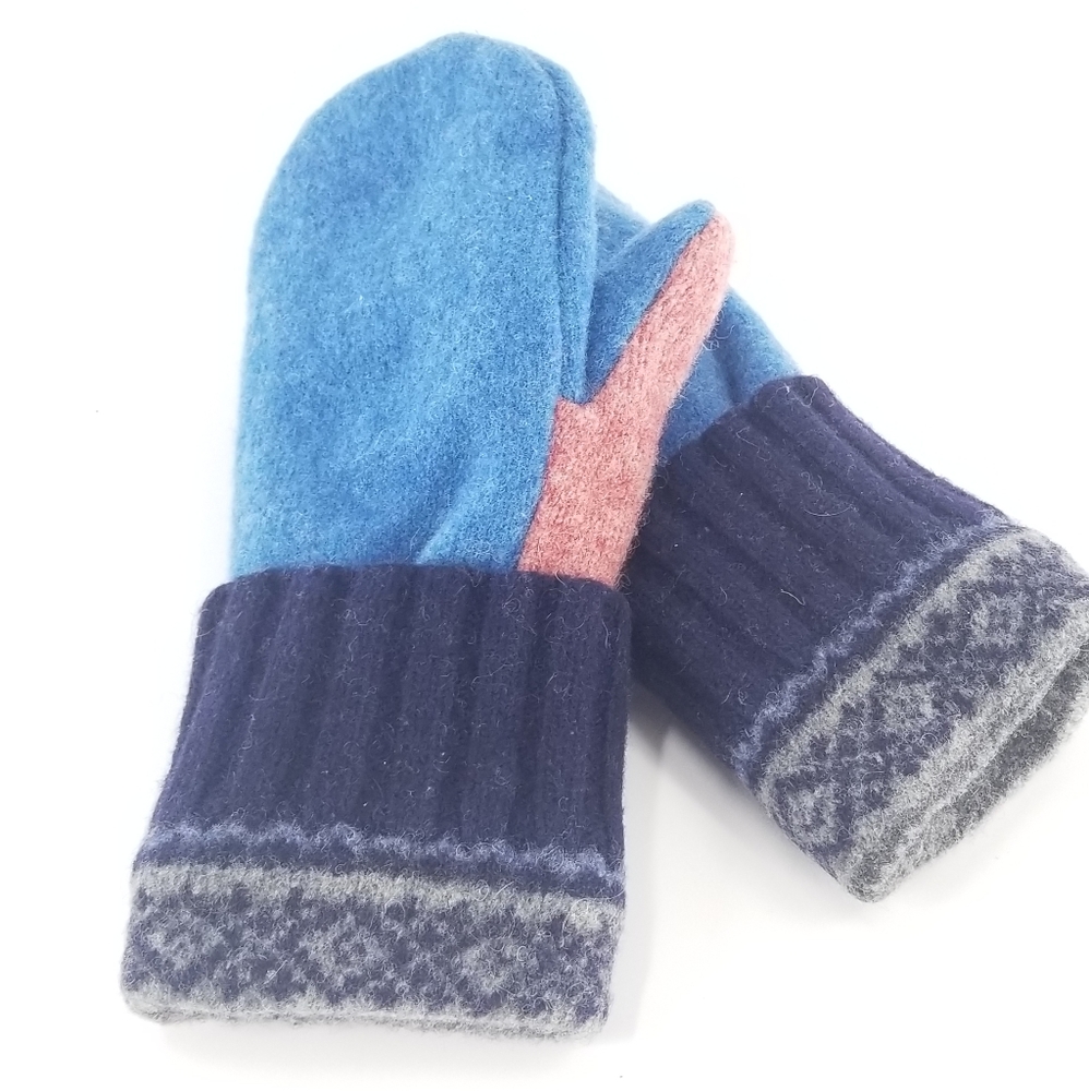 Handmade mittens! Made with %100 wool!